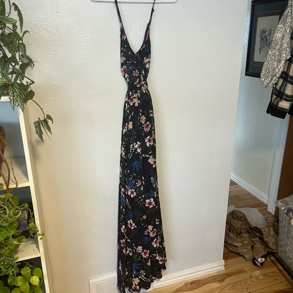 Meghan LA Enchanted Garden Maxi in Wildflower Navy Plunging V-Neckline Bra Cups - Picture 2 of 6